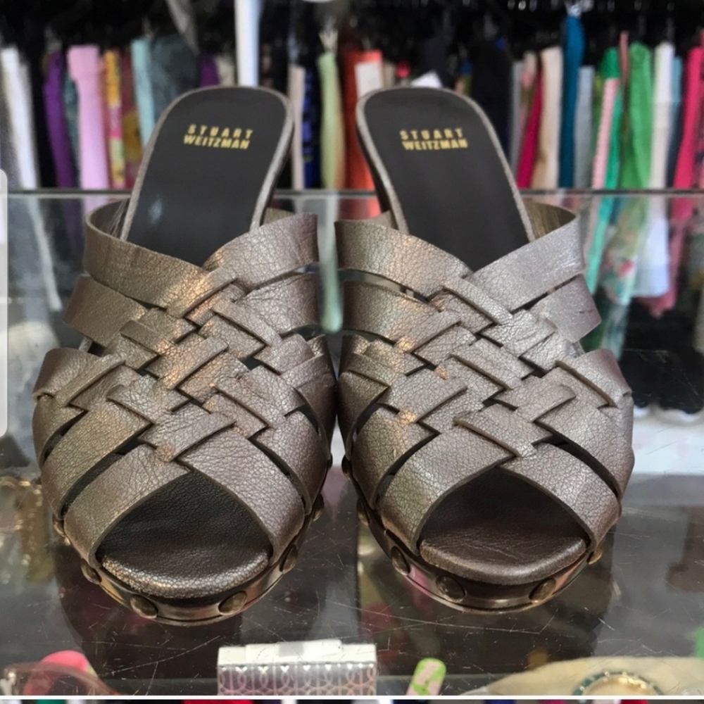 Beautiful pewter comfy sandals